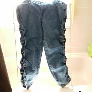 NWOT VENUS Bow Jeans